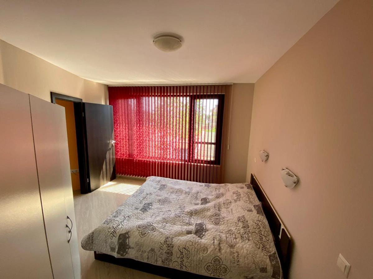 Cozy Apartment In The Center Of 프리모르스코 외부 사진