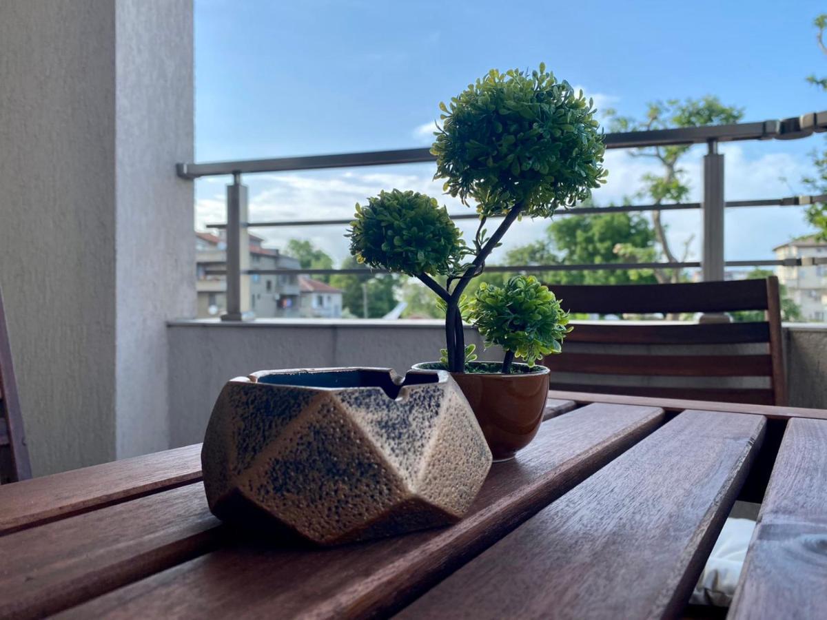 Cozy Apartment In The Center Of 프리모르스코 외부 사진